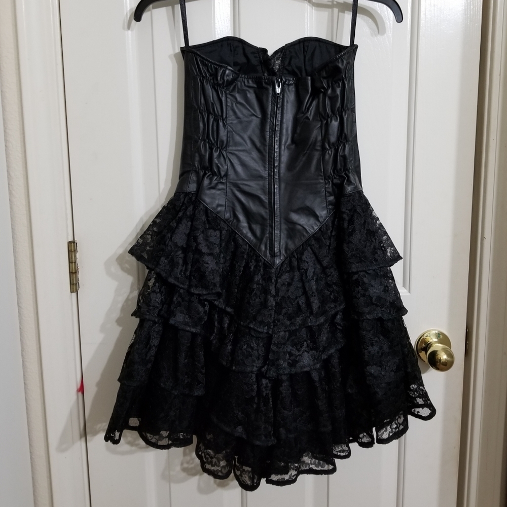 Vintage leather and lace dress - Picture 5 of 7